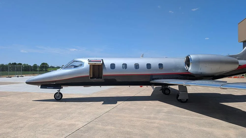 Exterior view of a 1990 Learjet 31A, N10VJ.