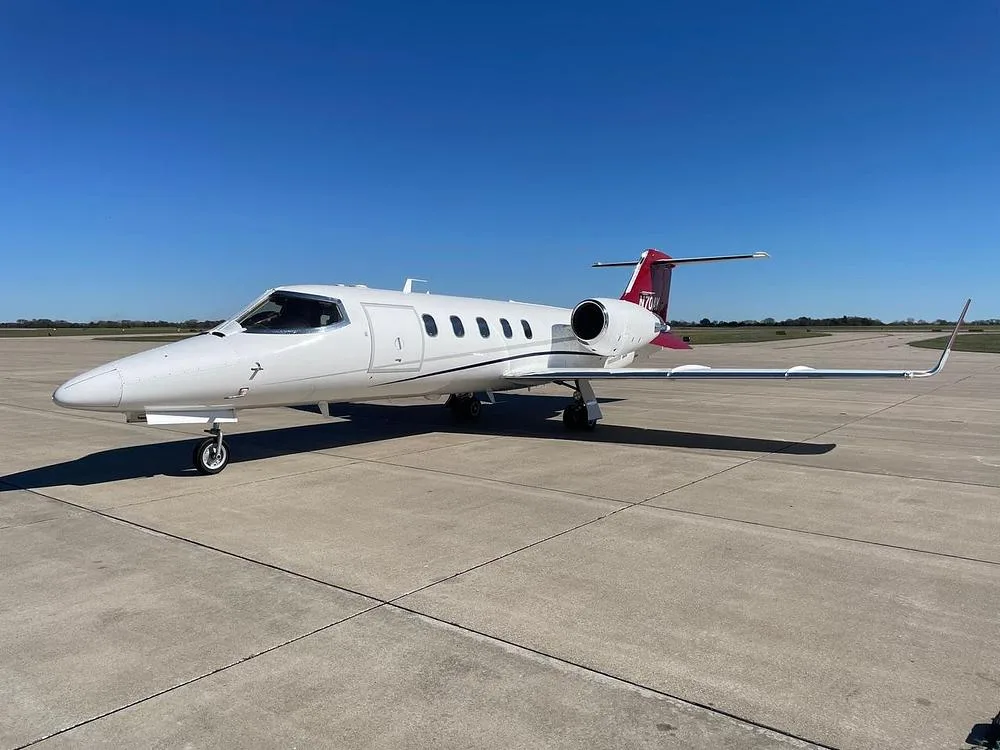Exterior view of a 1999 Learjet 31A ER, N70AY.