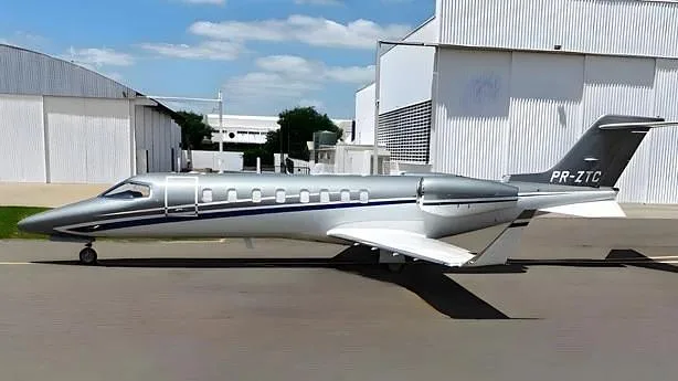 Marketing image of a 2004 Learjet 45XR.