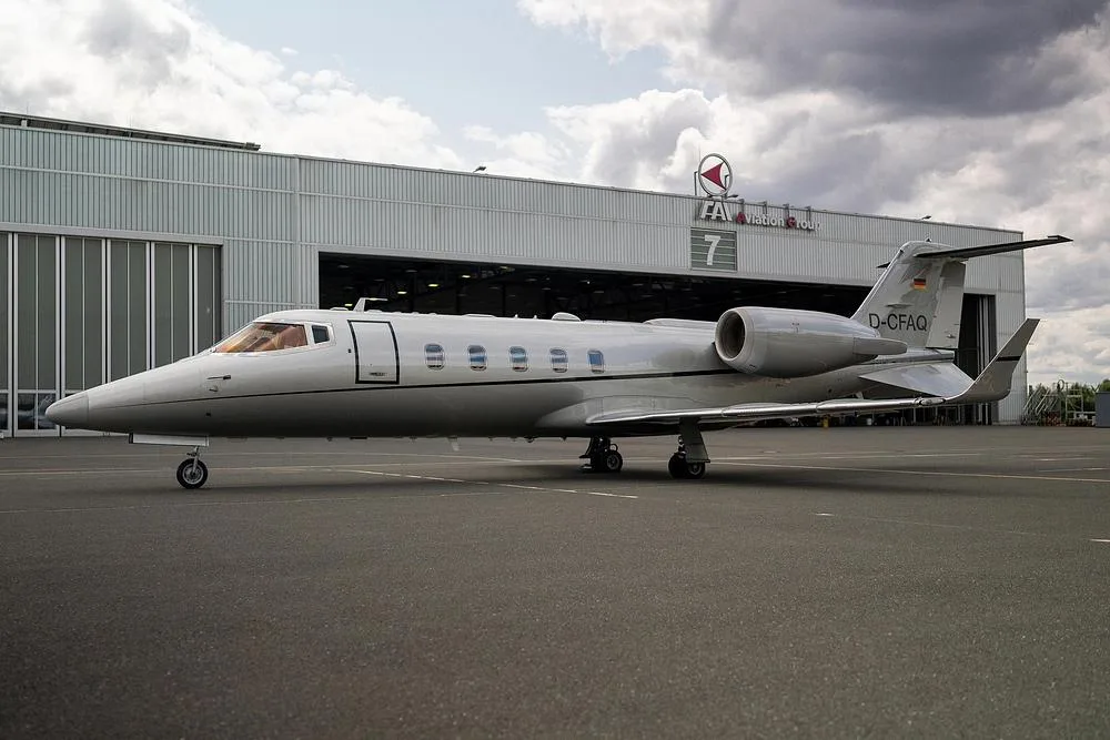 Exterior view of a 2007 Learjet 60XR, D-CFAQ.