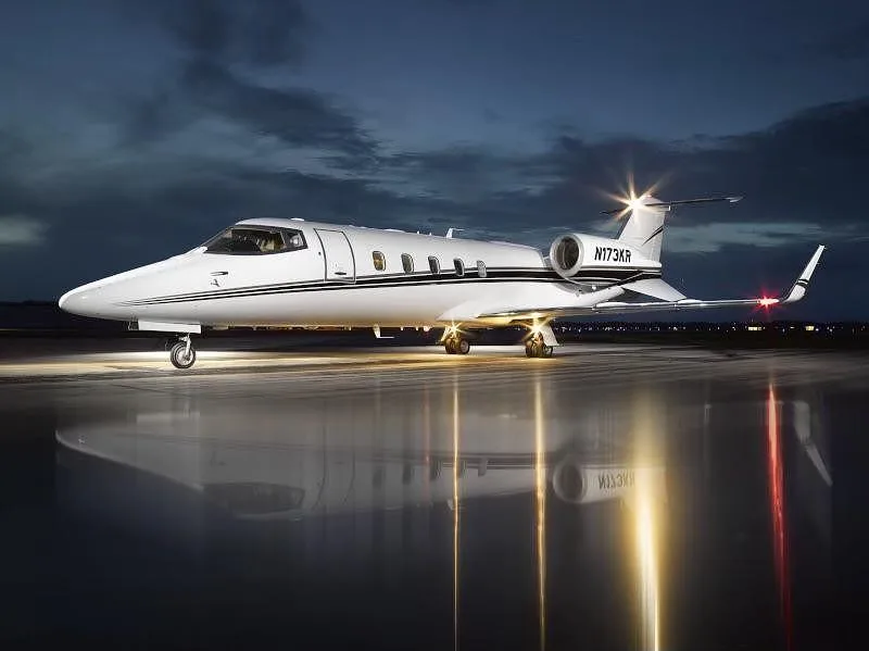 Exterior view of a 1997 Learjet 60XR, N173KR.