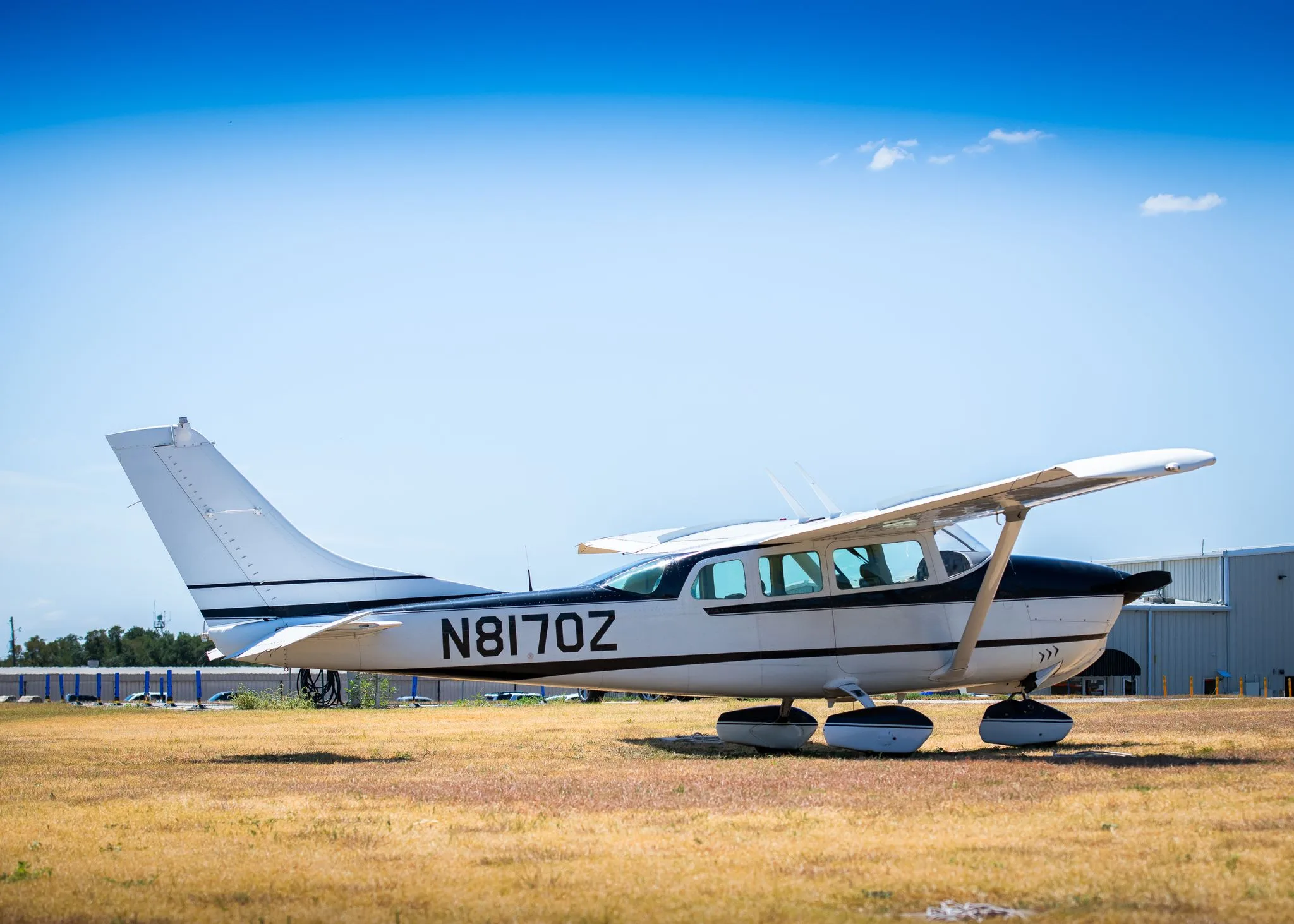 Exterior view of a 1963 Cessna 205 (Model 210-5) Super Skywagon, N8170Z.