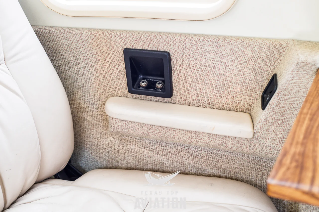 Cabin interior of a 2000 Piper Saratoga II HP N4168Z SOLD!.