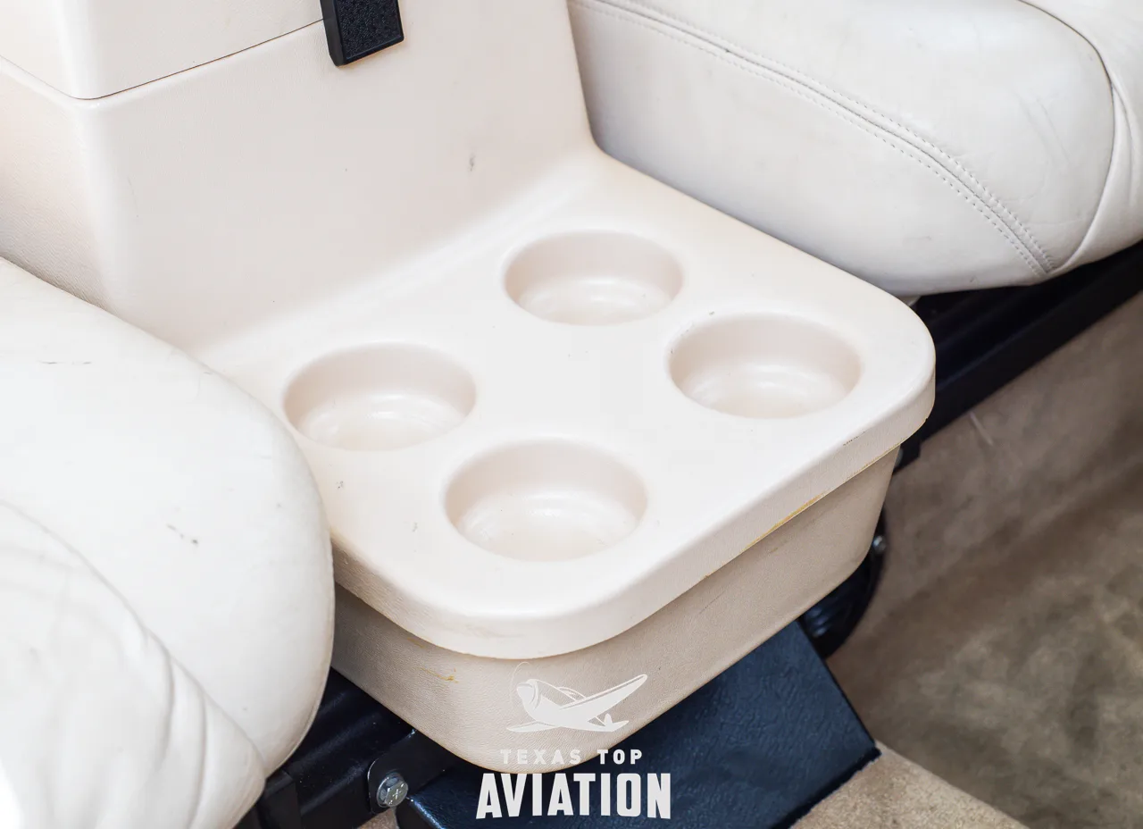 Cabin interior of a 2000 Piper Saratoga II HP N4168Z SOLD!.