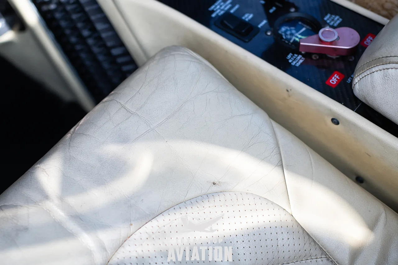 Exterior view of a 2006 Cirrus SR22 G2, N811GT.