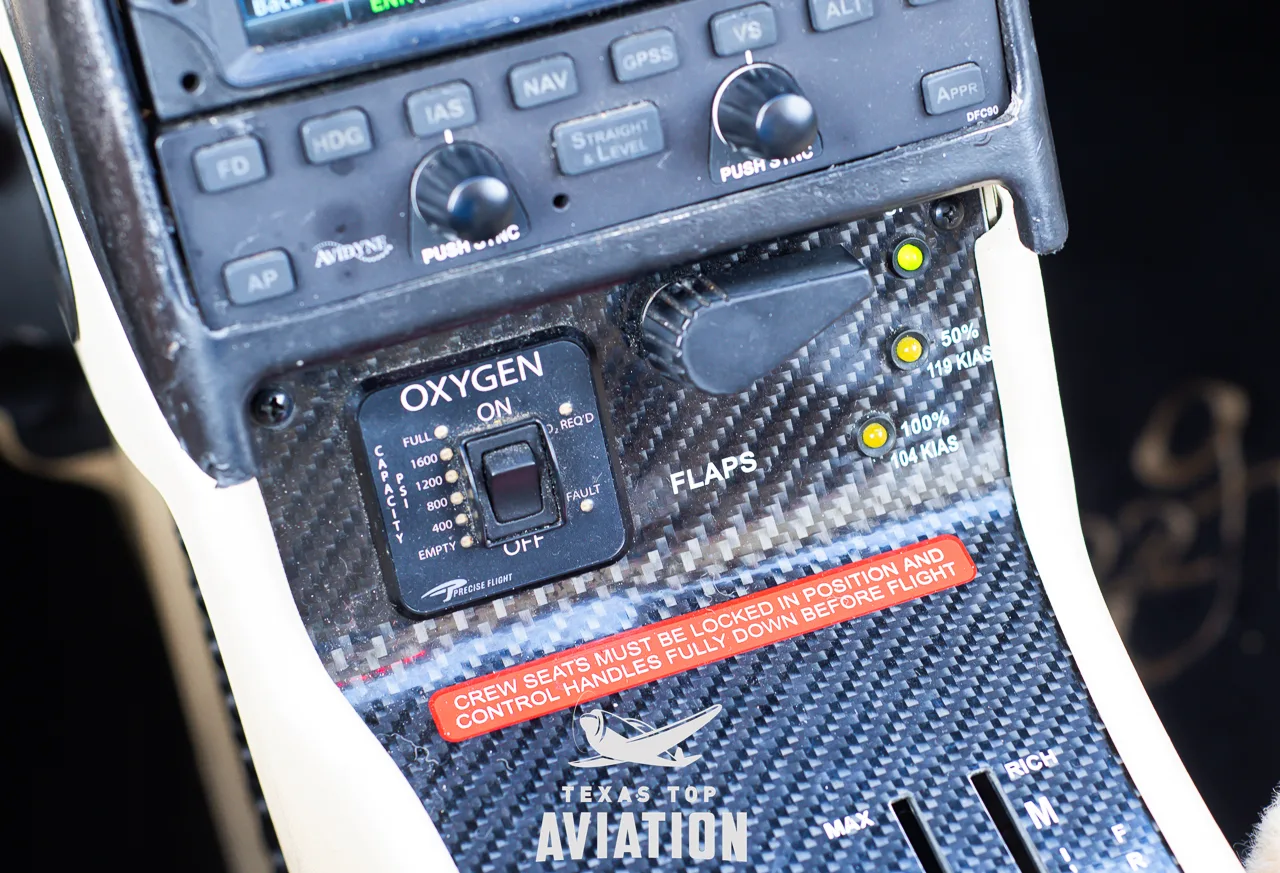 Avionics suite of a 2006 Cirrus SR22 G2.