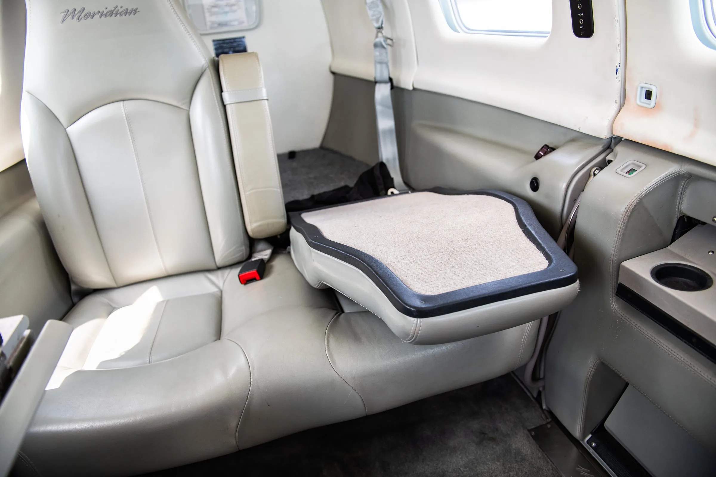 Cabin interior of a 2010 Piper PA46-500TP Meridian.