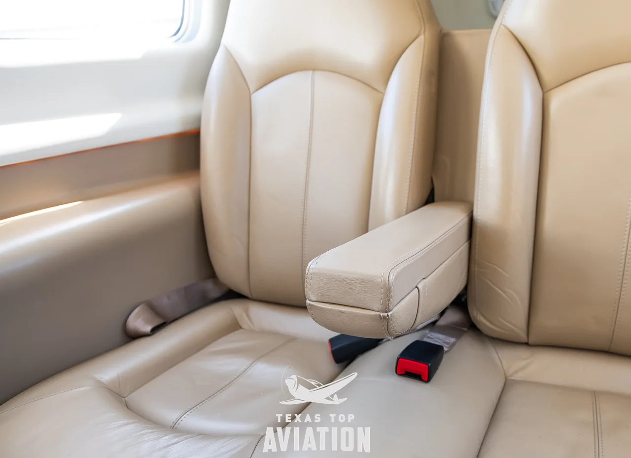 Cabin interior of a 2011 Piper PA46-500TP Meridian.
