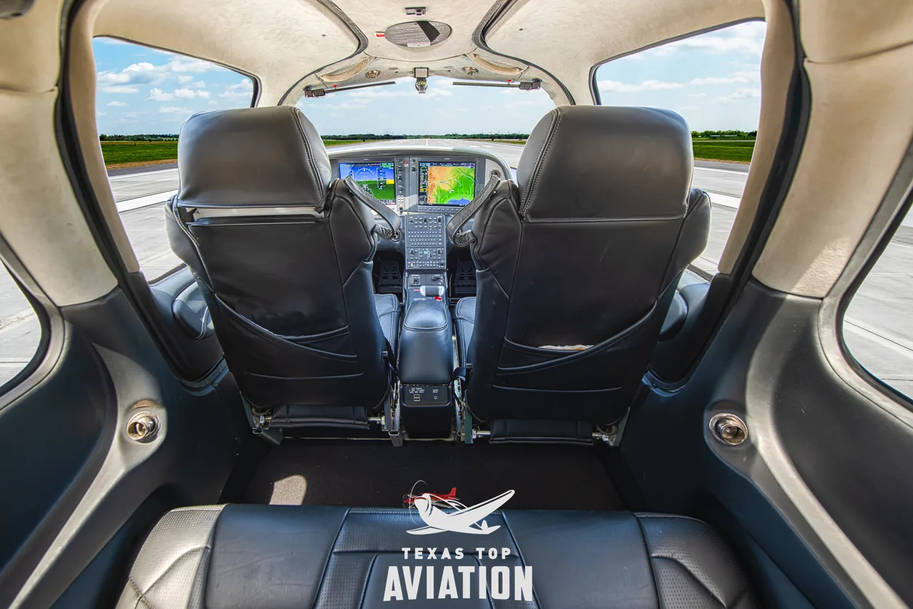 Cabin interior of a 2017 Cirrus SR22T G6.