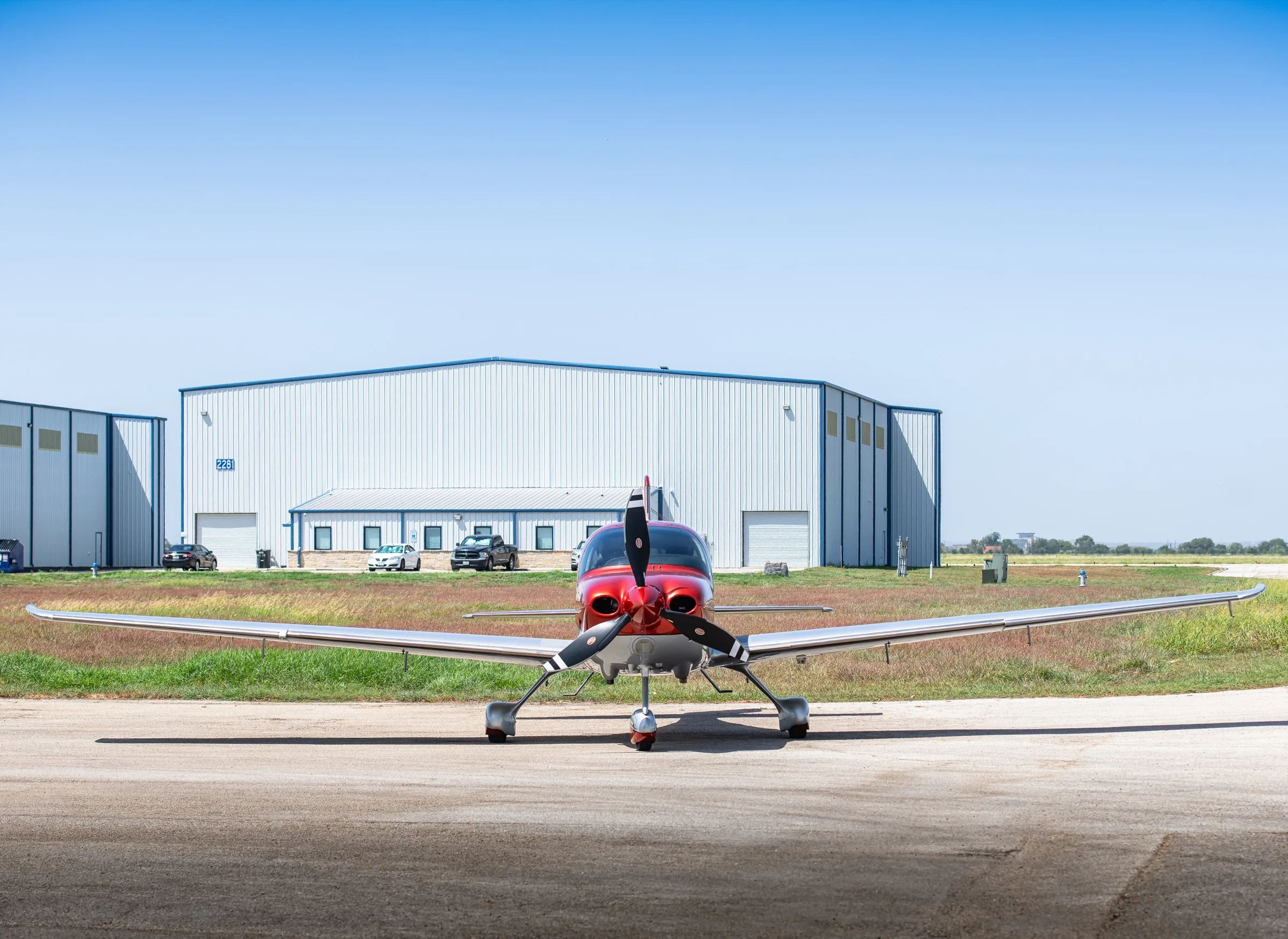Exterior view of a 2017 Cirrus SR22T G6, N18CK.