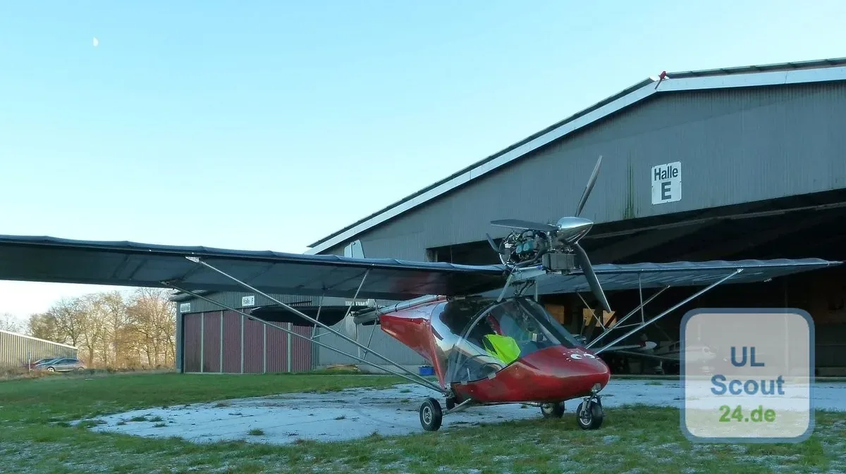 Exterior view of a 1996 Ikarus Comco.