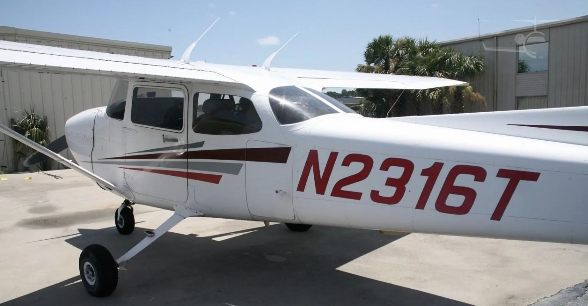 Exterior view of a 1999 Cessna 172R, N2316T.