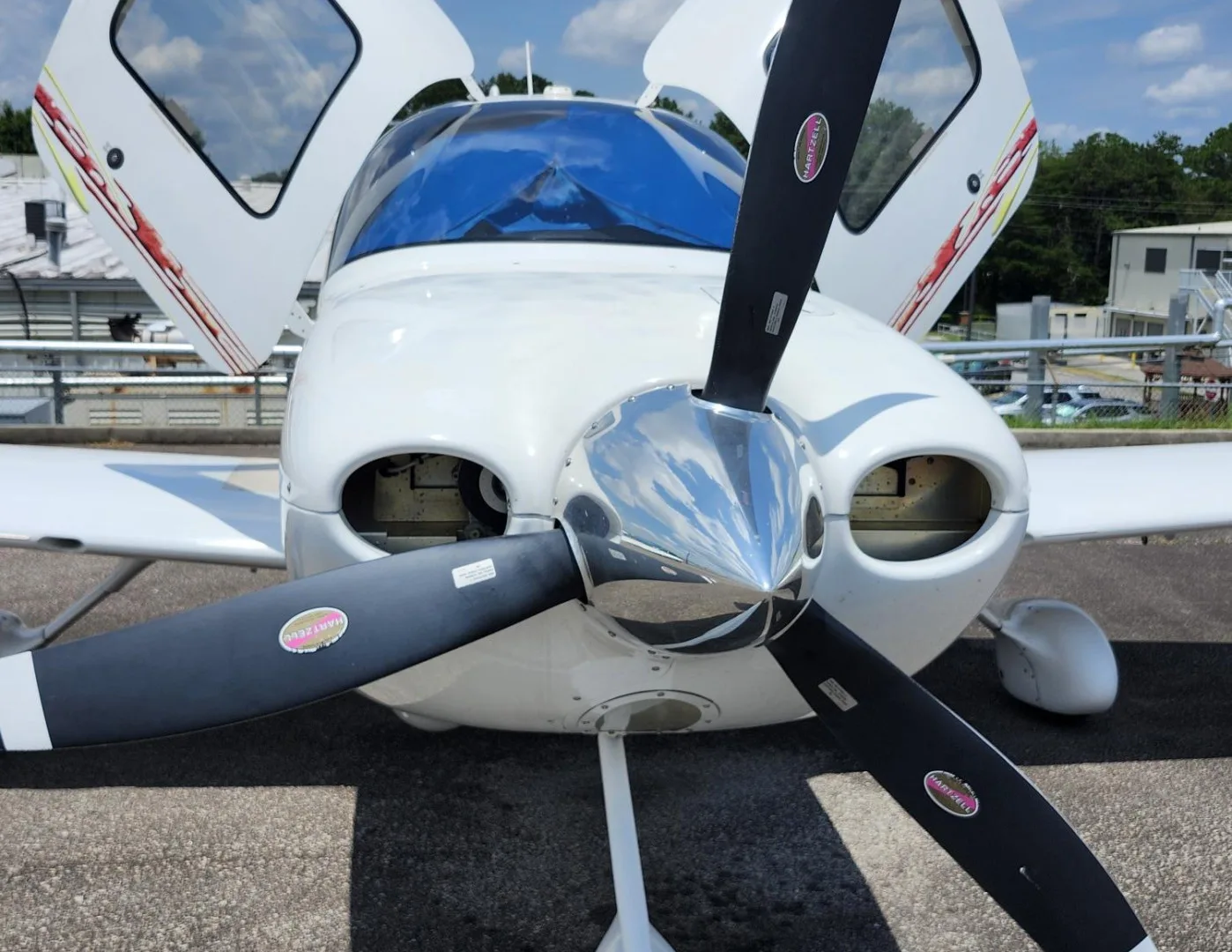 Exterior view of a 2006 Cirrus SR20 For Flight School Leaseback, N215SR.