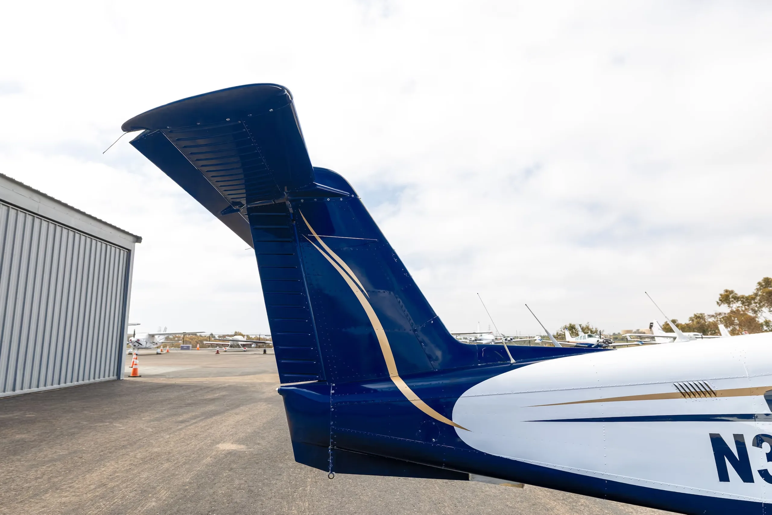Exterior view of a 1978 Piper Piston, N318PK.