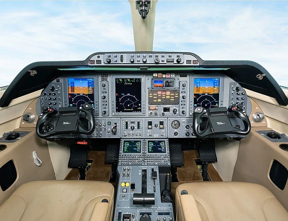 Cockpit and instrument panel of a Beechcraft Premier IA.