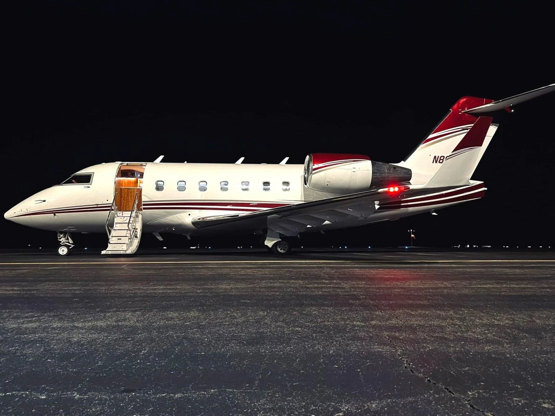 Challenger 604