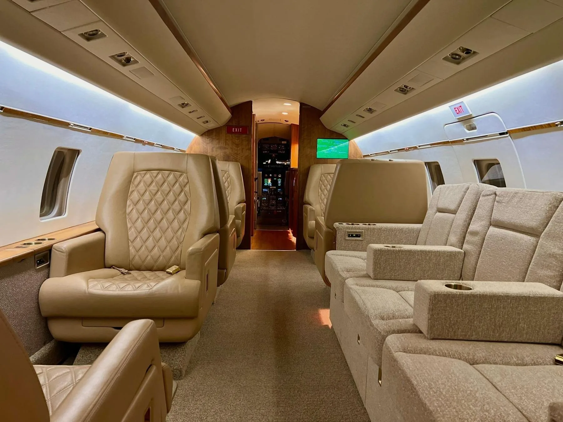 Challenger 604