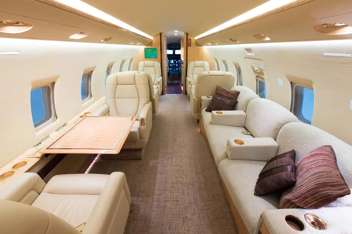 Challenger 604