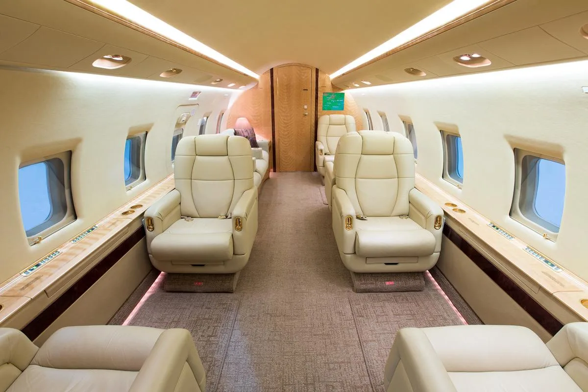 Challenger 604