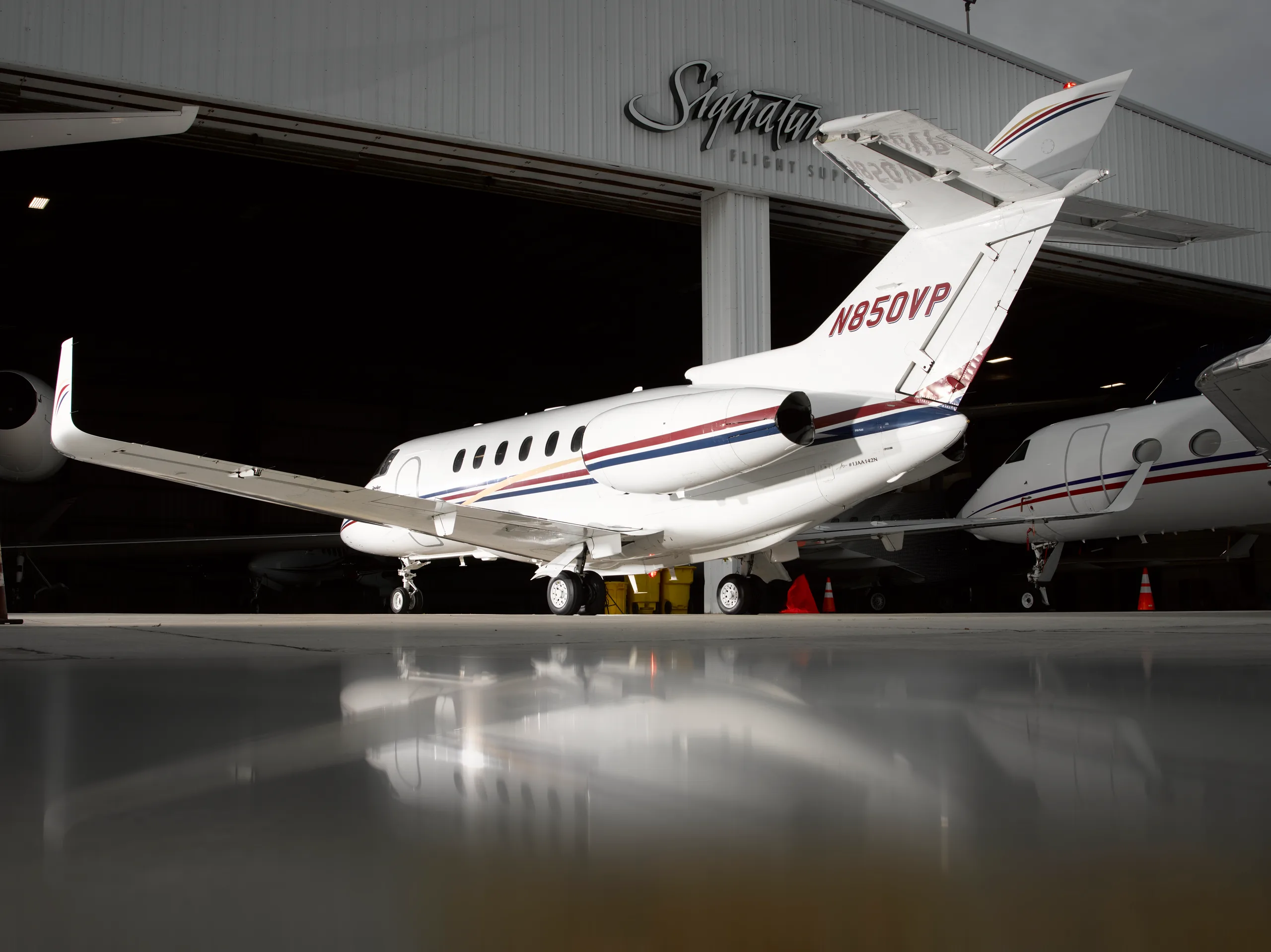 Exterior view of a Hawker 850XP.