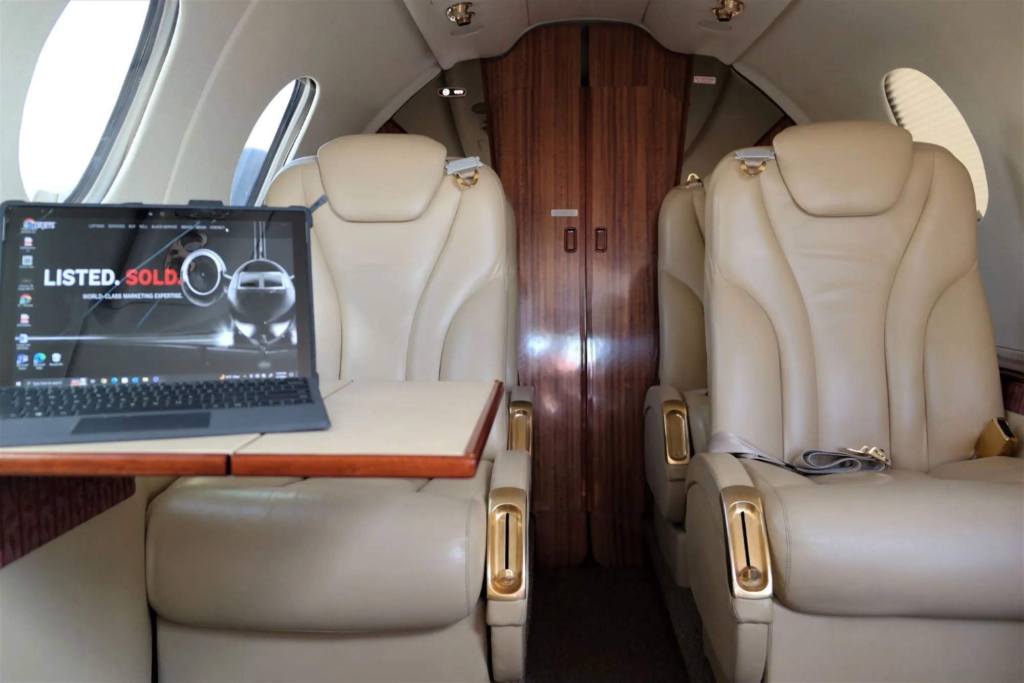 Cabin interior of a Beechcraft Premier 1A.