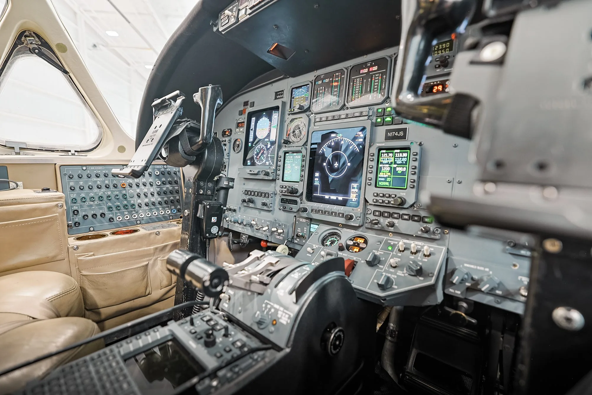 Cockpit and instrument panel of a 2001 Cessna Encore.
