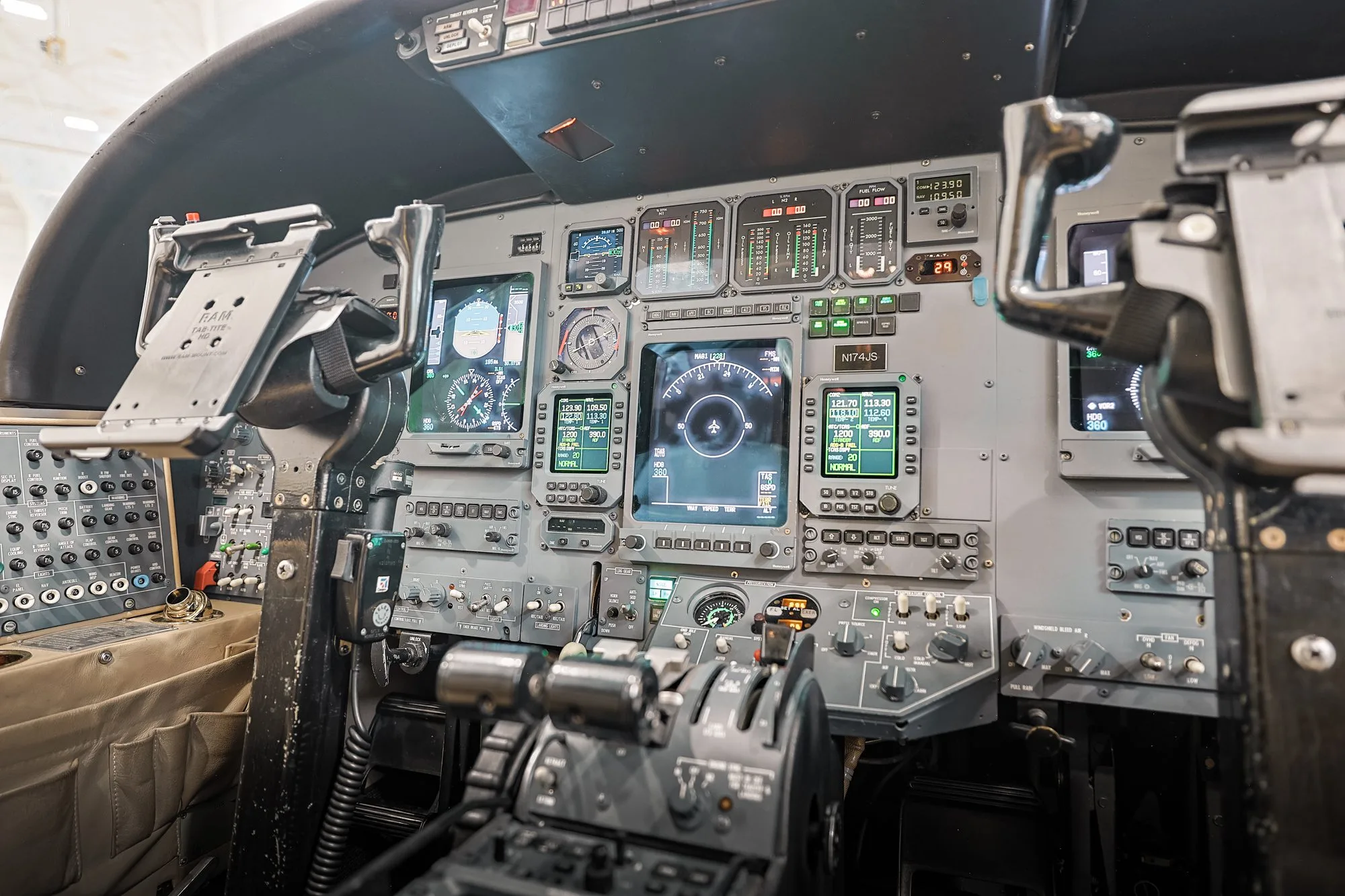 Avionics suite of a 2001 Cessna Encore.