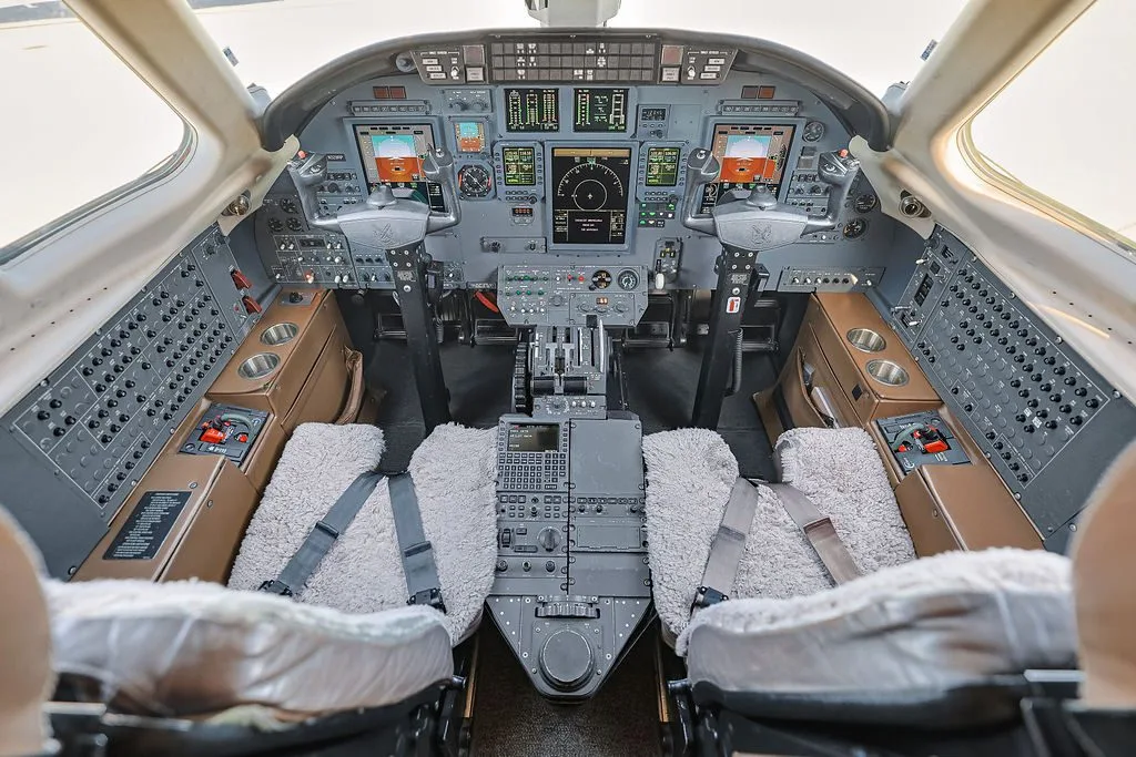 Cockpit and instrument panel of a 2007 Textron Aviation Citation XLS.