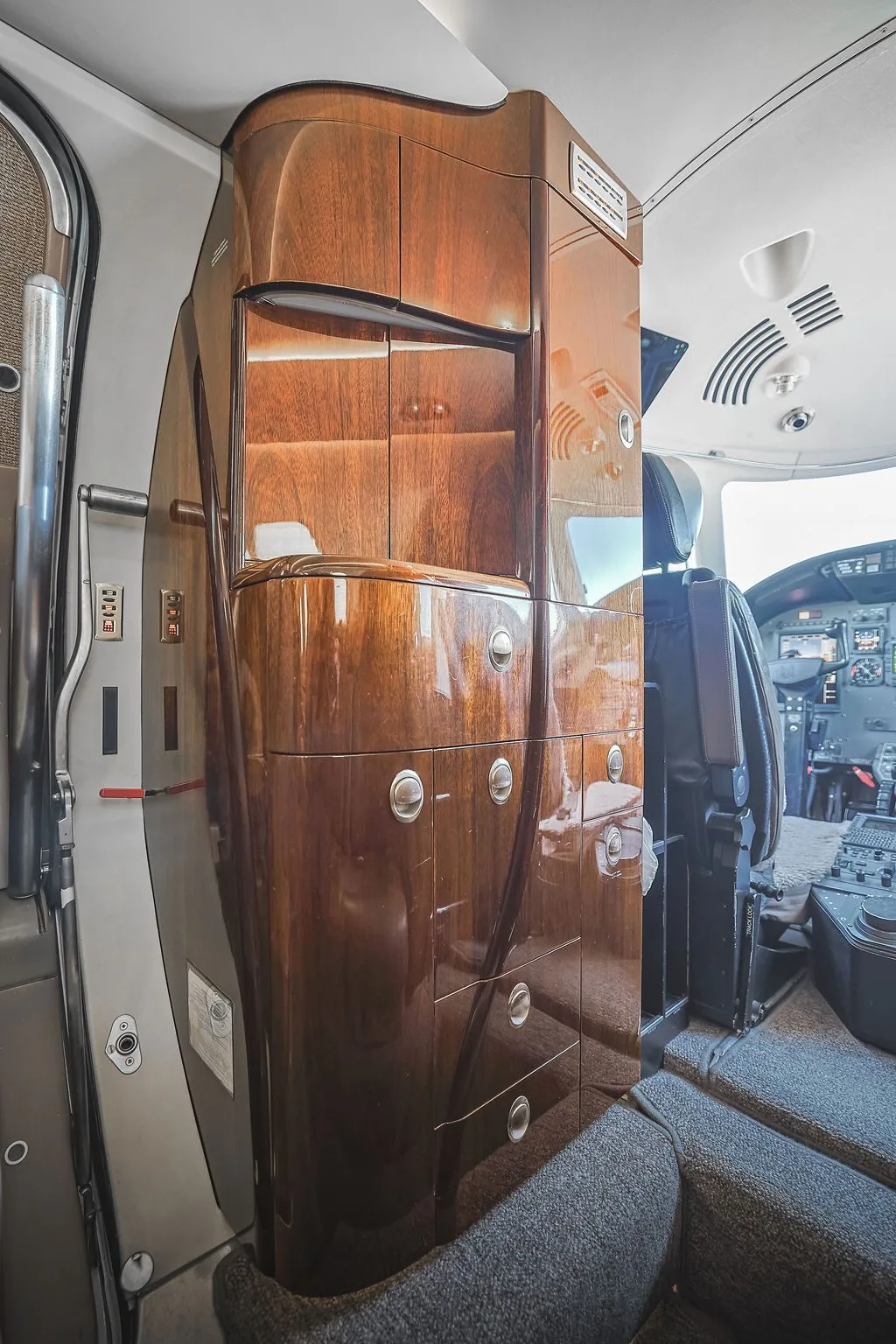 Cabin interior of a 2007 Textron Aviation Citation XLS.