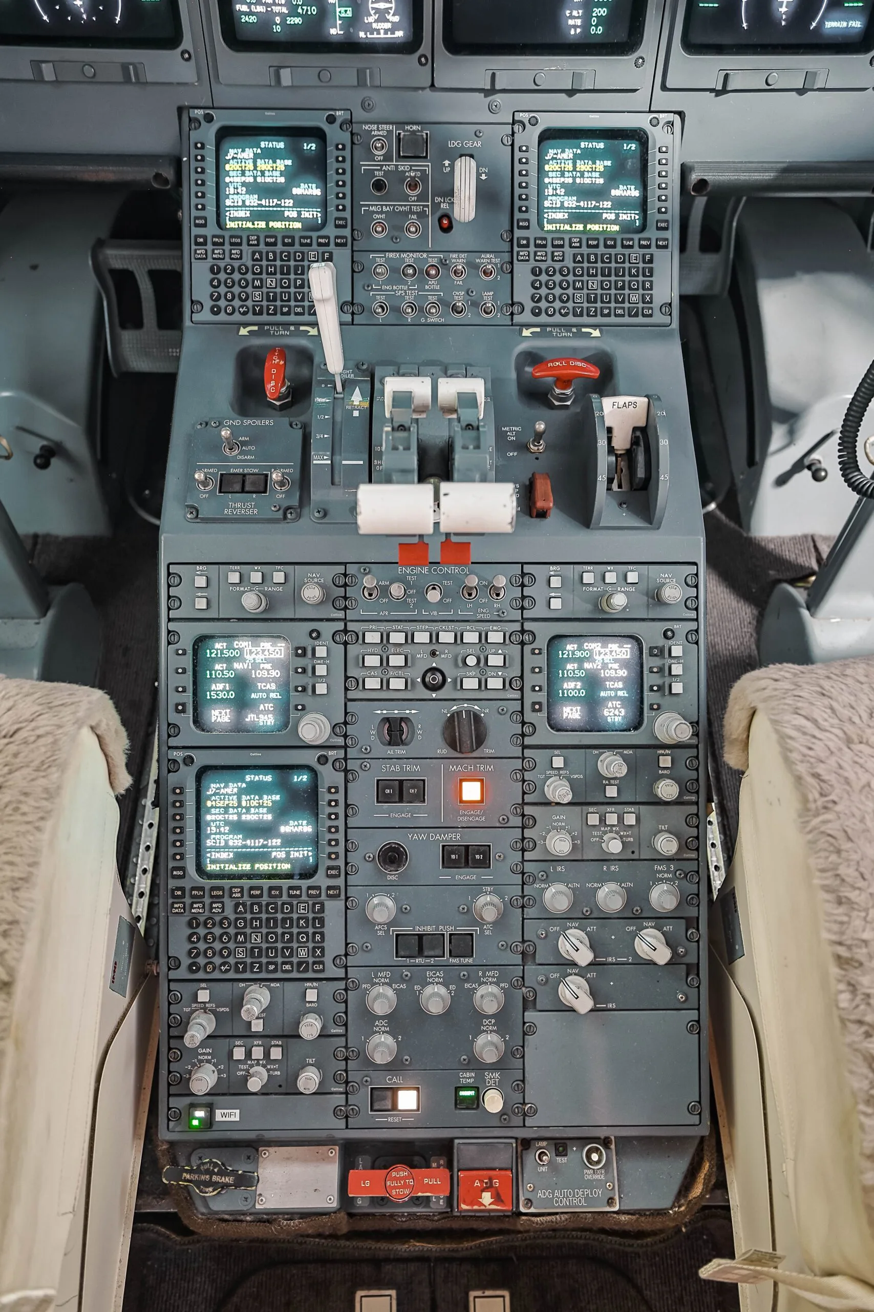 Cockpit and instrument panel of a 1998 Bombardier Challenger 604.