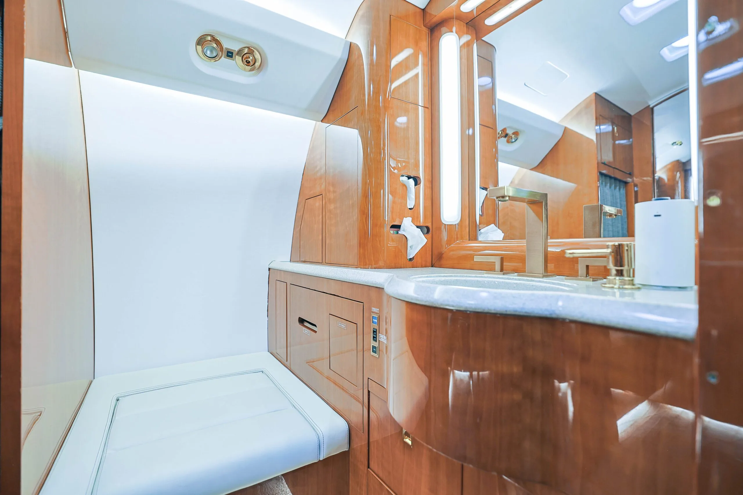 Cabin interior of a 1998 Bombardier Challenger 604.