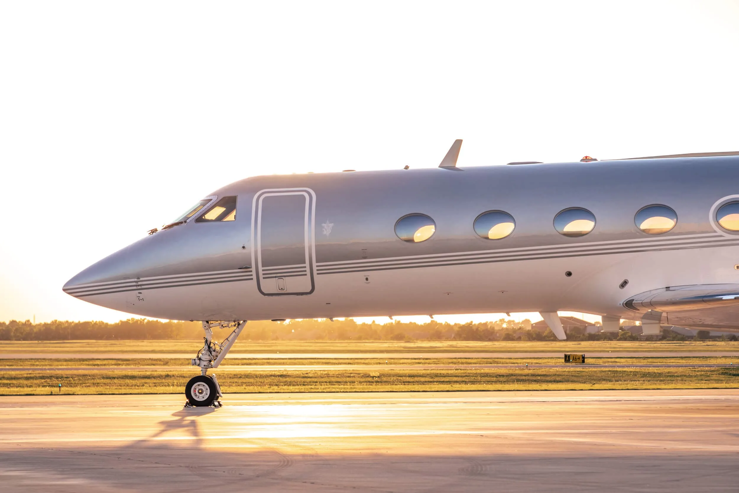 Exterior view of a 1997 Gulfstream GIV-SP, N555LK.