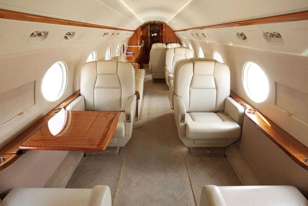 Cabin interior of a 2010 Gulfstream 450 - N908CC — | WCAS.