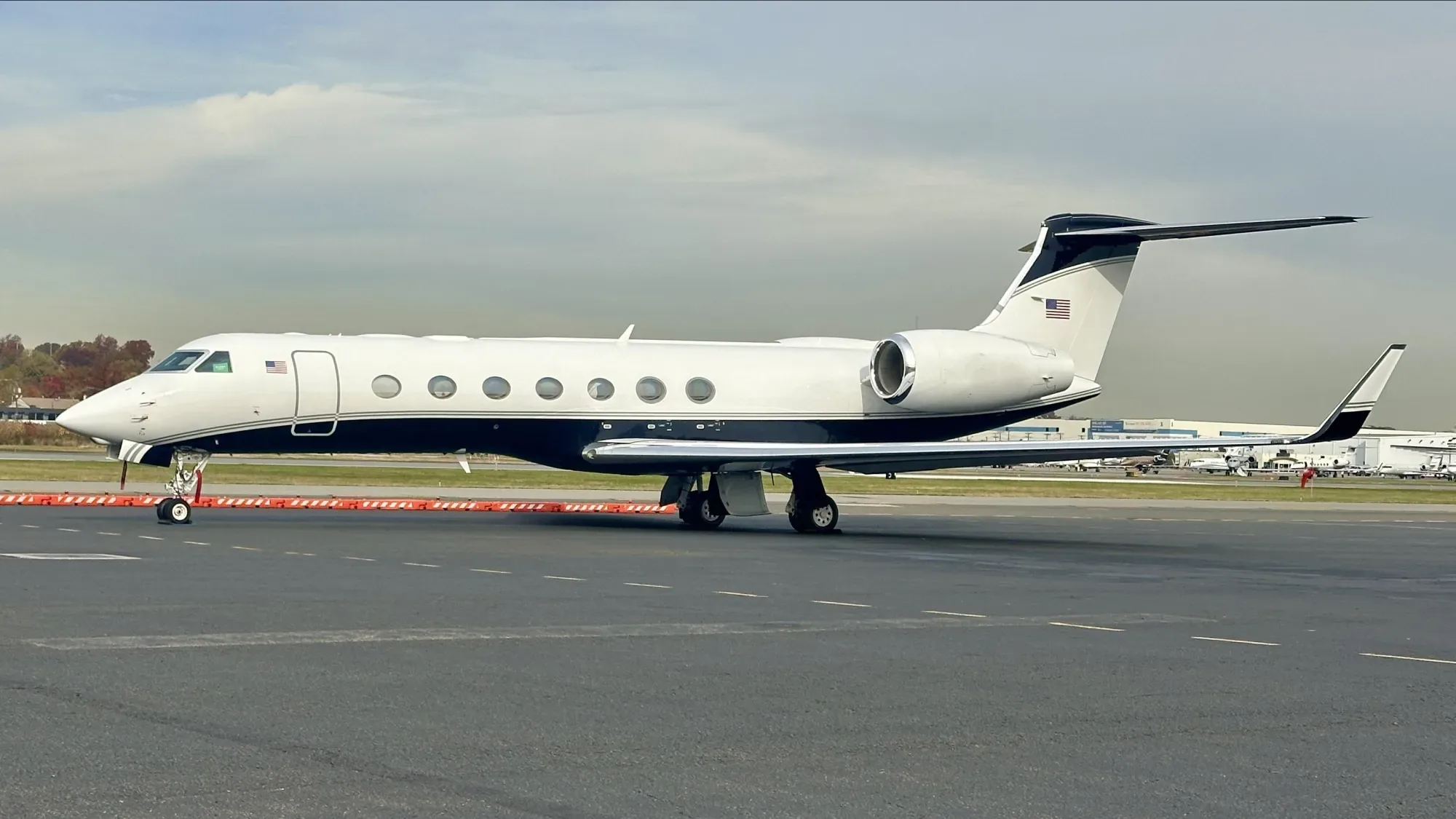 Exterior view of a 2010 Gulfstream G550.