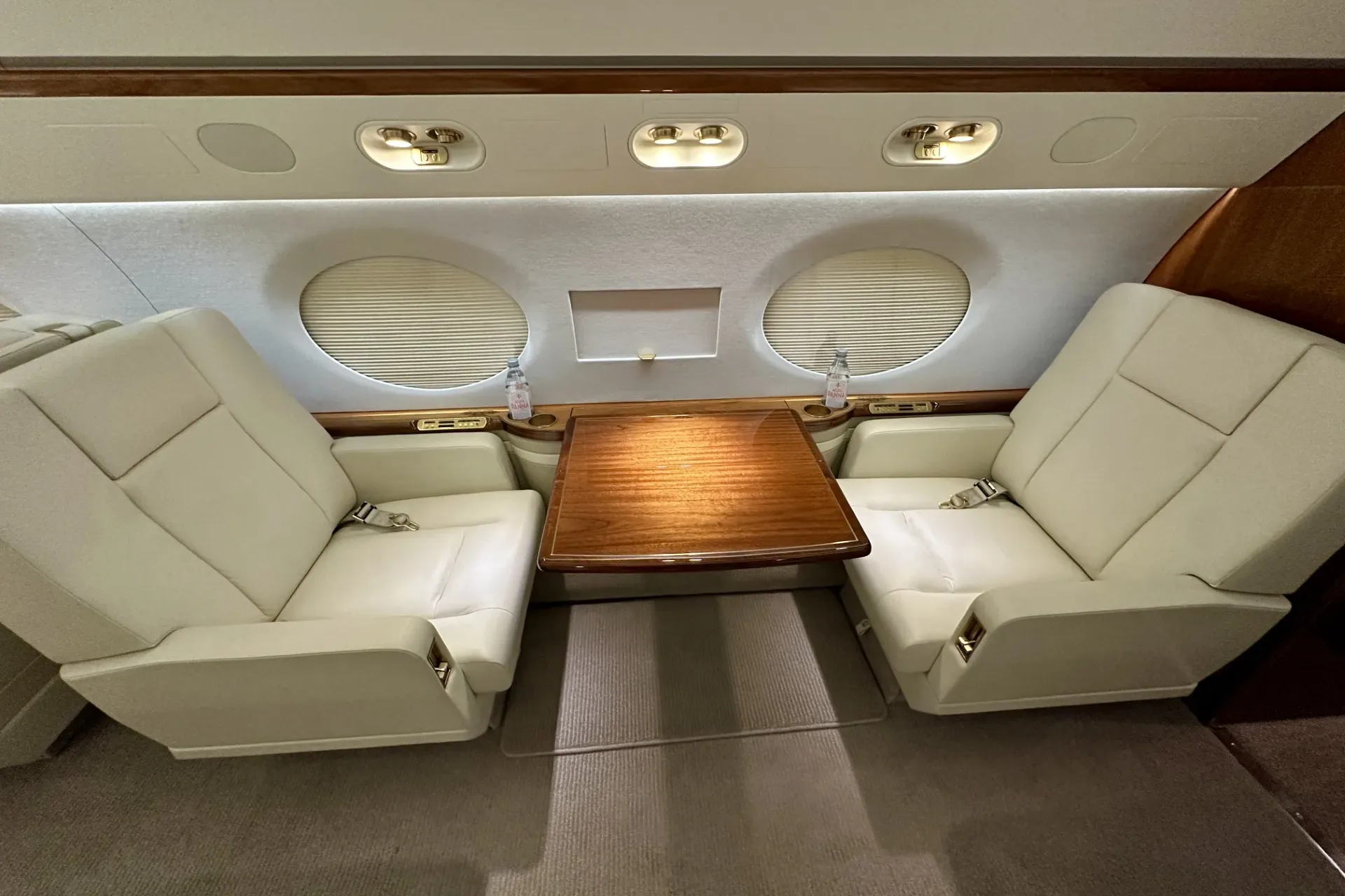 Cabin interior of a 2010 Gulfstream G550.