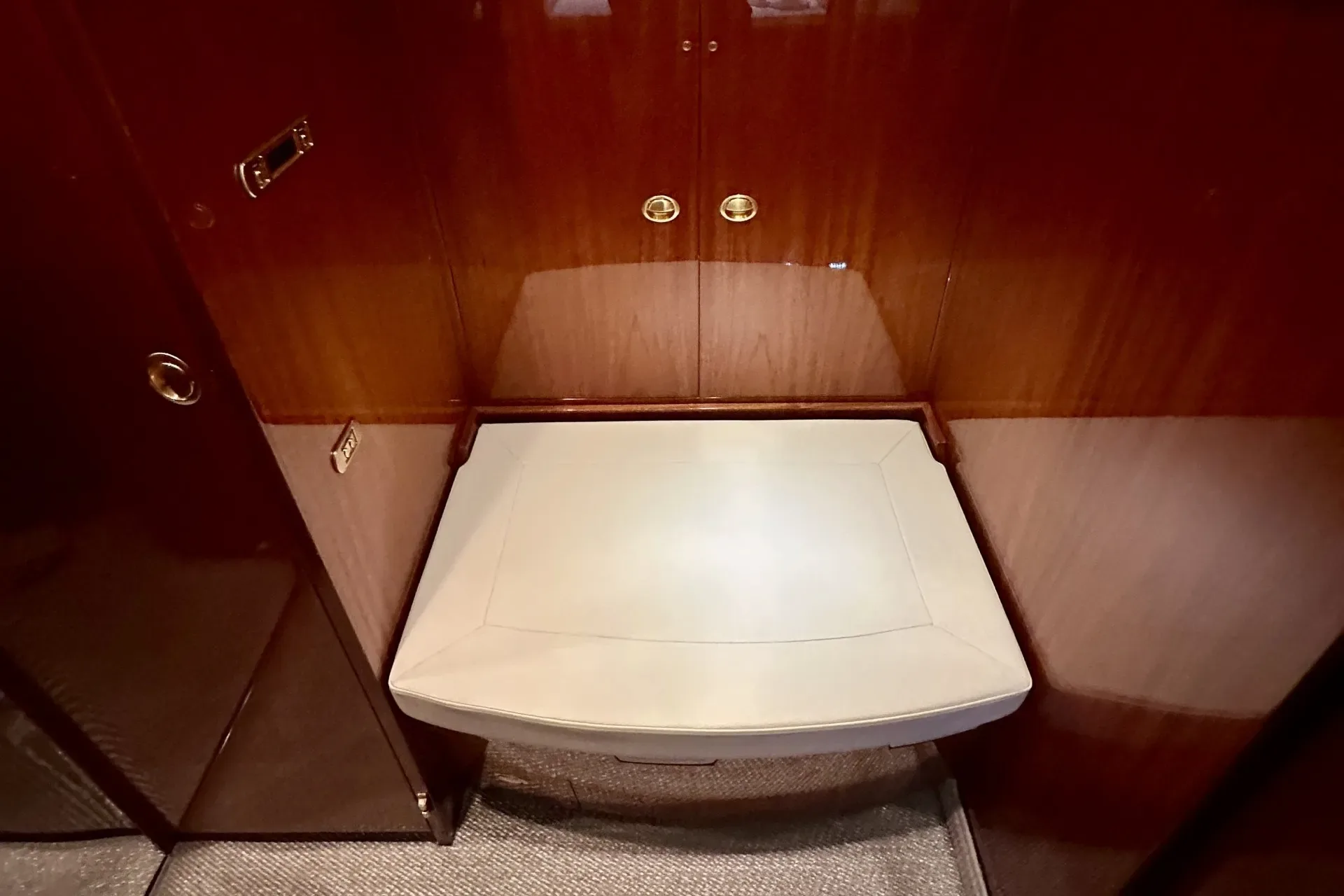 Cabin interior of a 2010 Gulfstream G550.