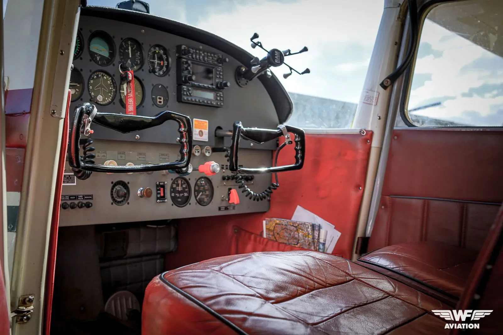 Cockpit and instrument panel of a 1954 Cessna 180 Skywagon.