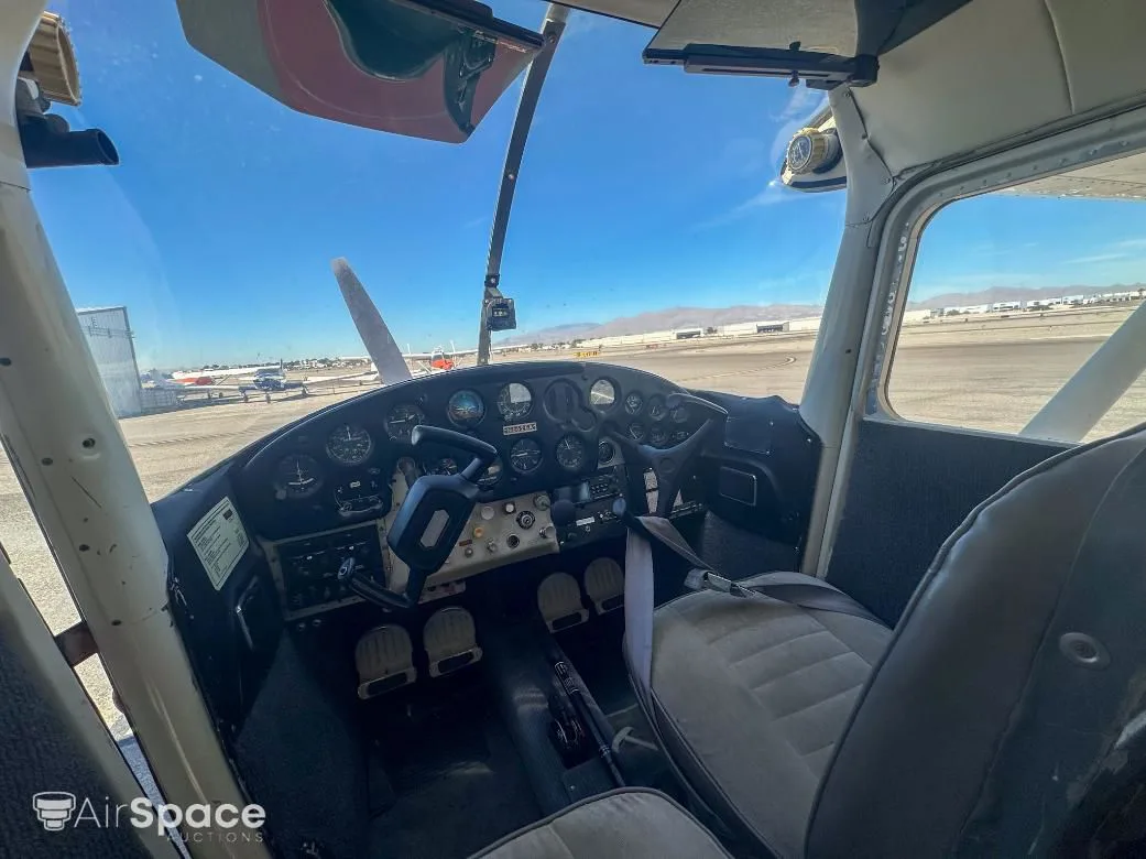 Cockpit and instrument panel of a 1956 Cessna 172 Skyhawk.