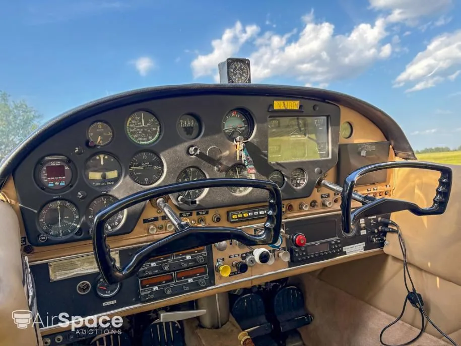 Cockpit and instrument panel of a 1956 Cessna 180A Skywagon.