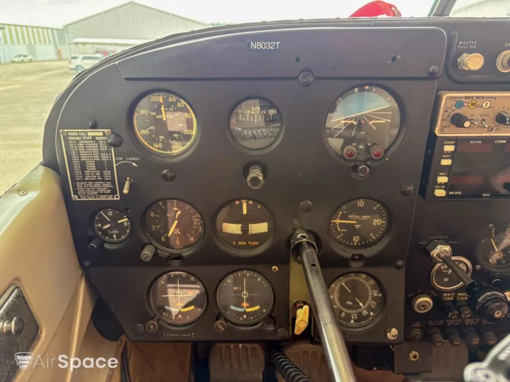 Cockpit and instrument panel of a 1960 Cessna 175A.