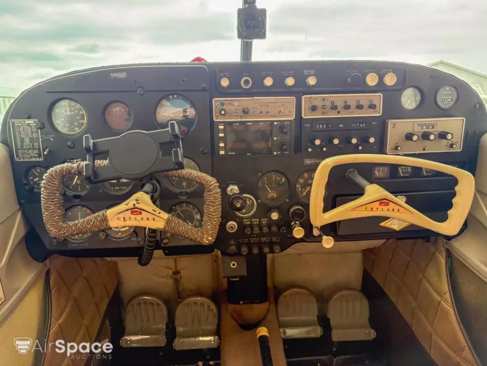 Cockpit and instrument panel of a 1960 Cessna 175A.