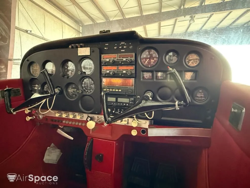 Cockpit and instrument panel of a 1967 Cessna 172 Skyhawk.