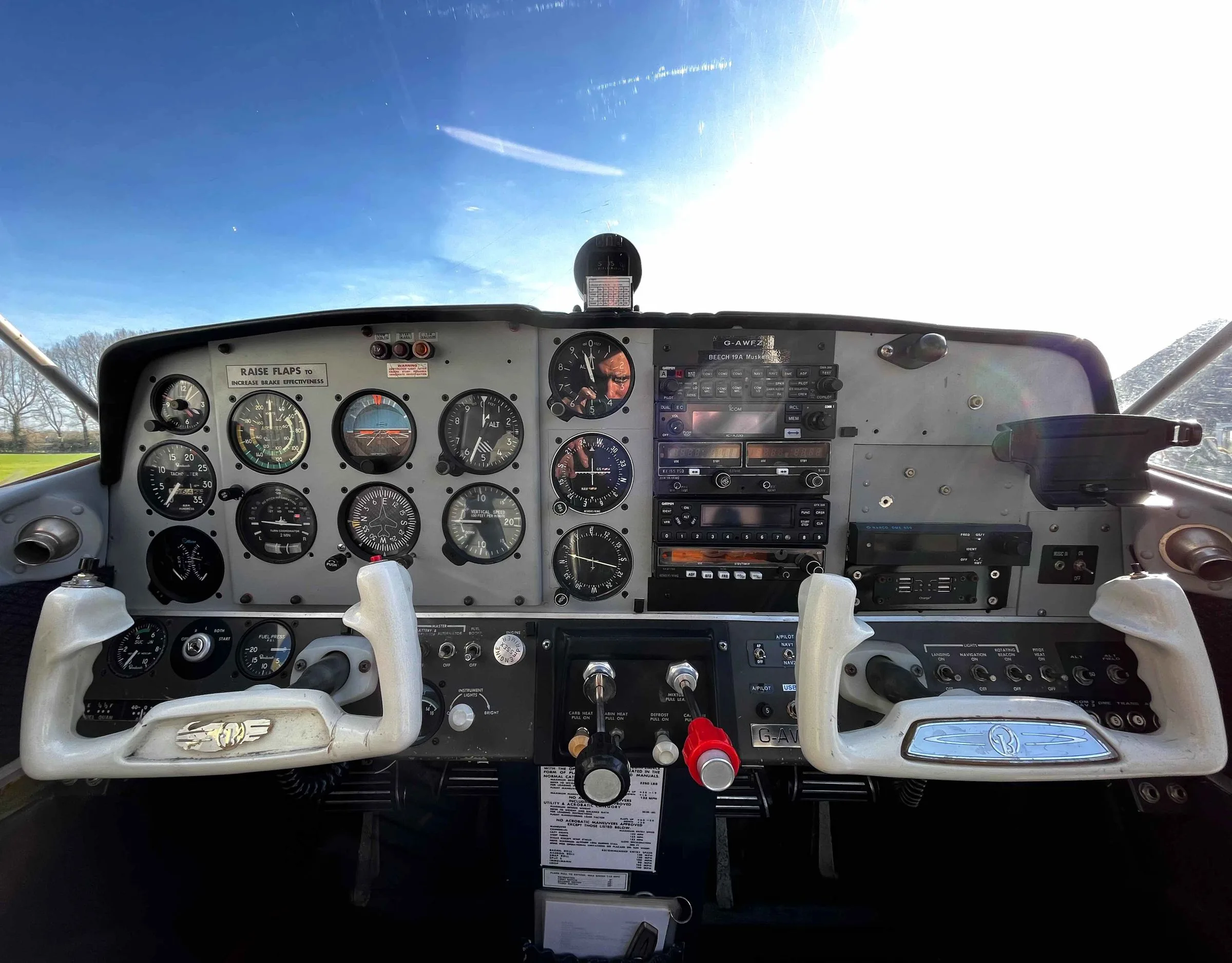 Cockpit and instrument panel of a 1968 Beechcraft 19A Musketeer Sport.