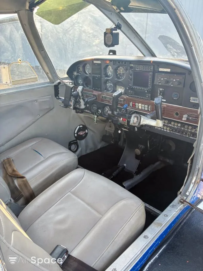 Cockpit and instrument panel of a 1969 Piper PA-28R-200 Arrow.