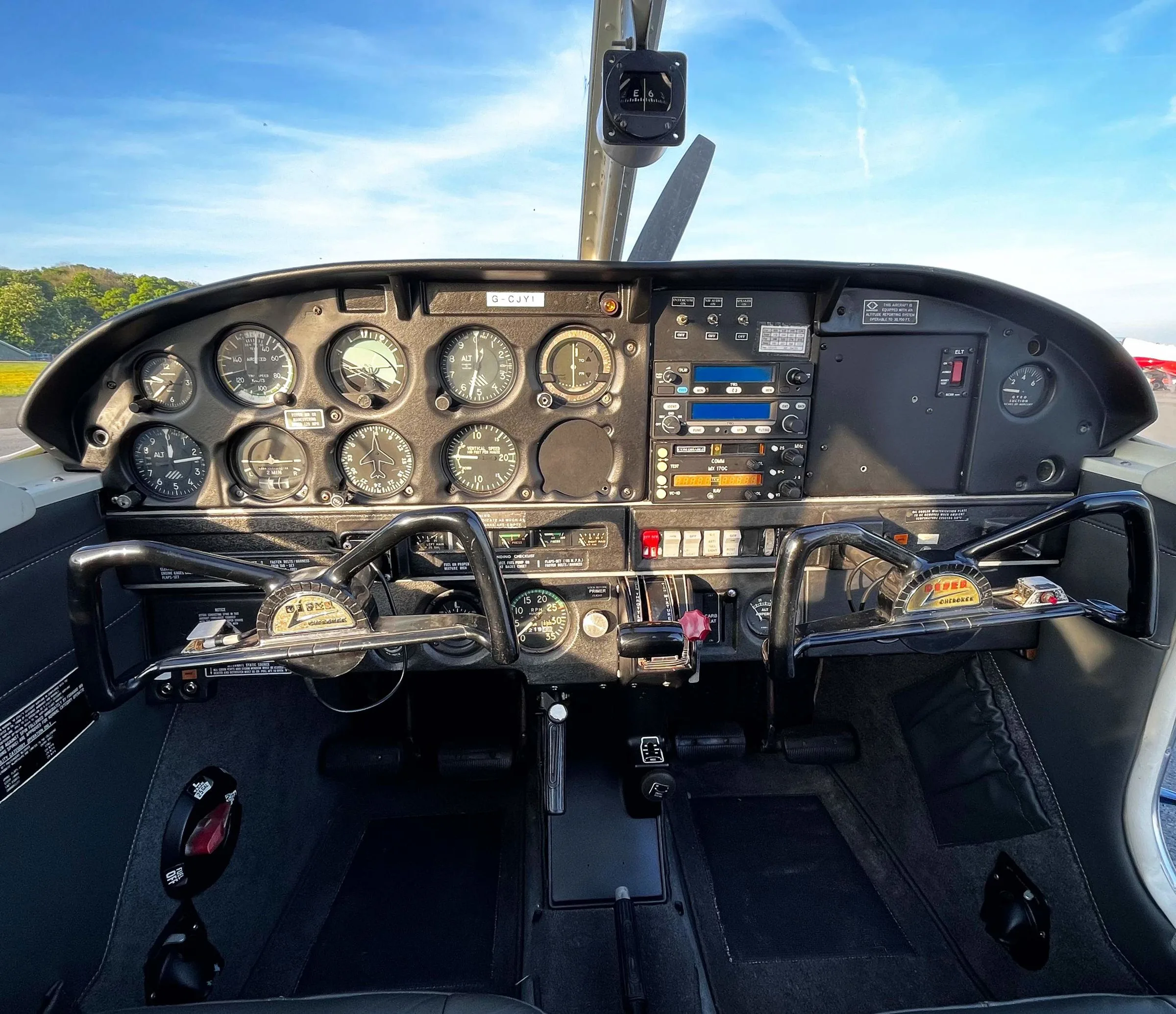Cockpit and instrument panel of a 1971 Piper PA-28-140 Cherokee.