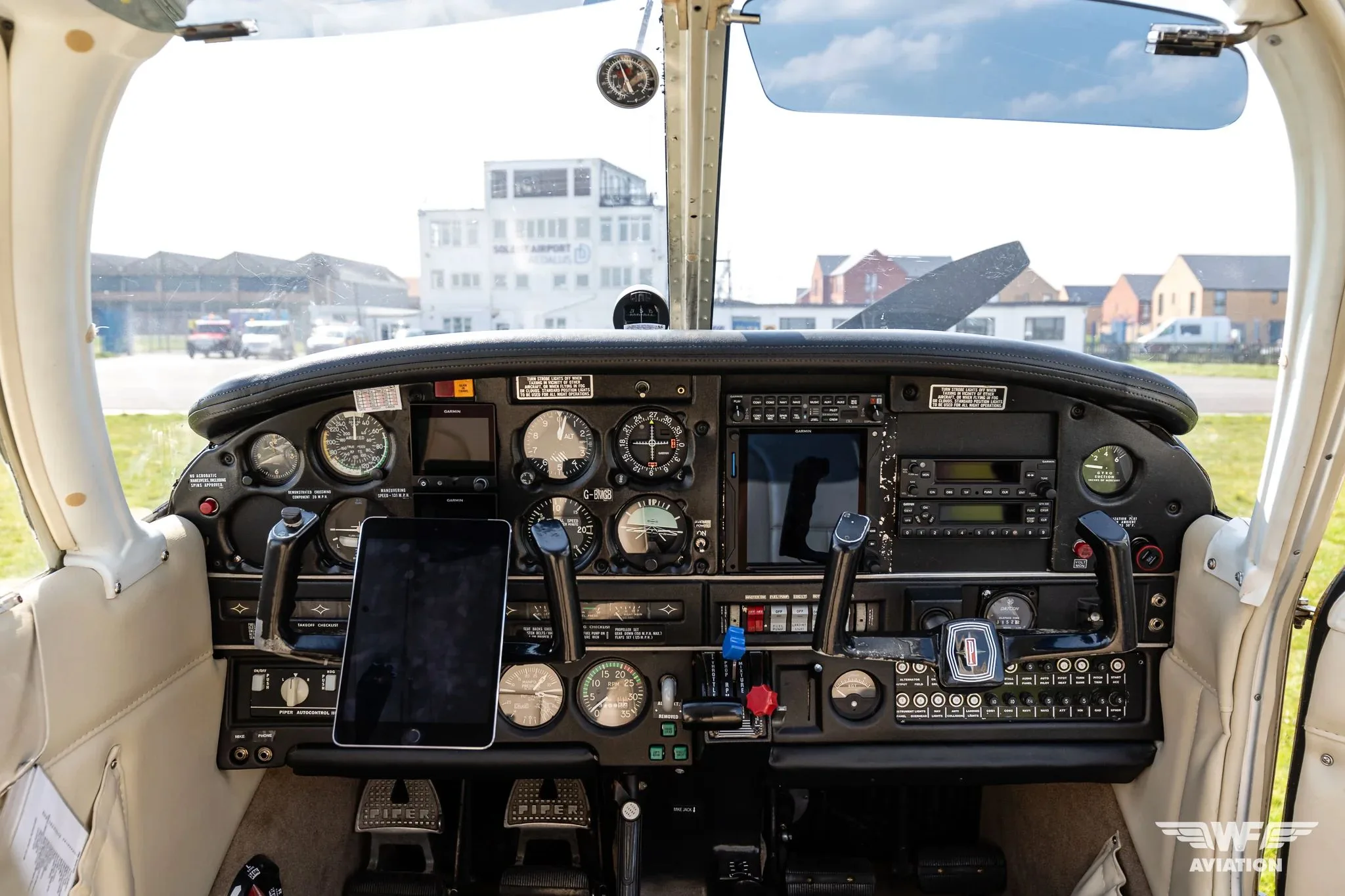 Cockpit and instrument panel of a 1973 Piper PA-28R-200 Arrow II.