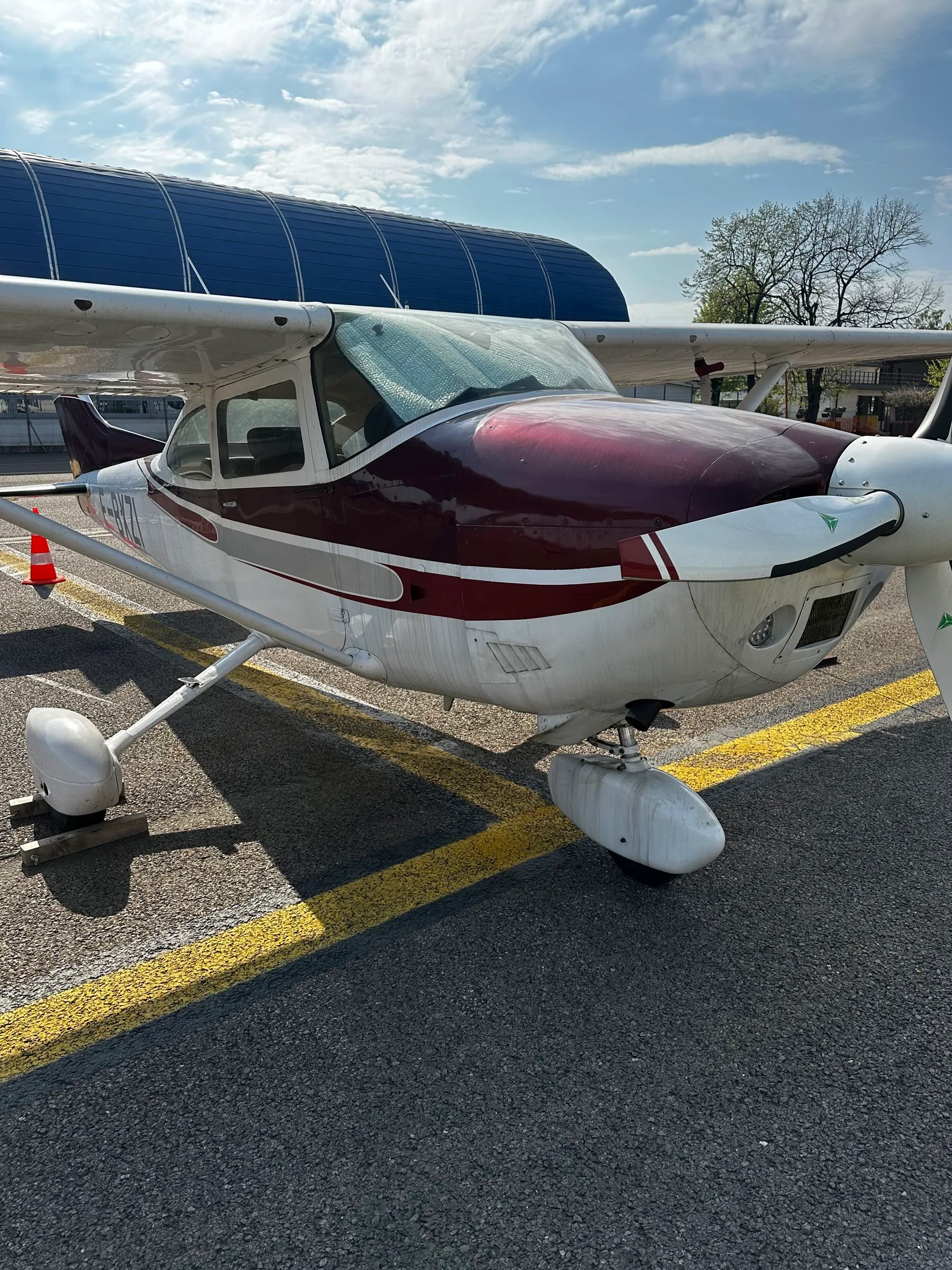 Exterior view of a 2017 Cessna 182P Skylane.
