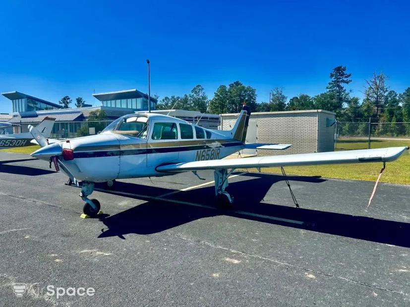Exterior view of a 1976 Beech B24R Sierra 200.