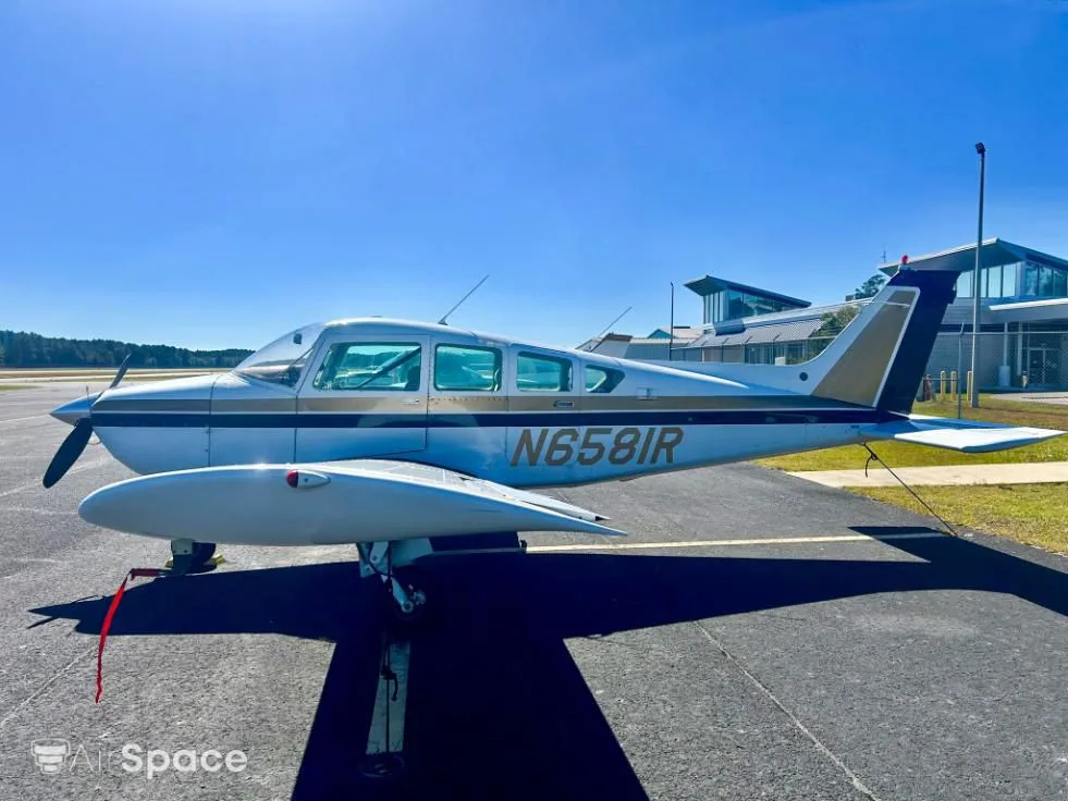 Exterior view of a 1976 Beech B24R Sierra 200.