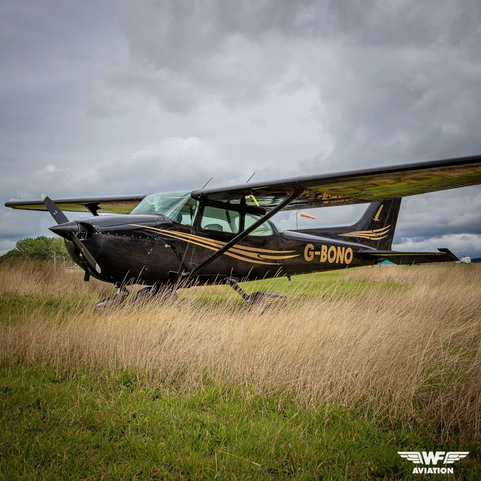 Exterior view of a 1977 Cessna 172N.